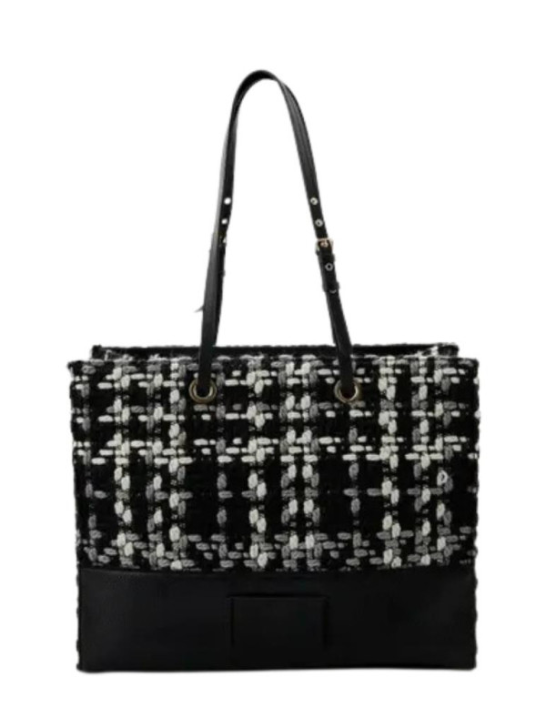 121995-Shopping-in-lana-Patrizia-Pepe-8B0157-A319.png