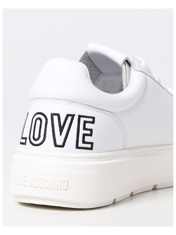 117340-SNEAKERS.png