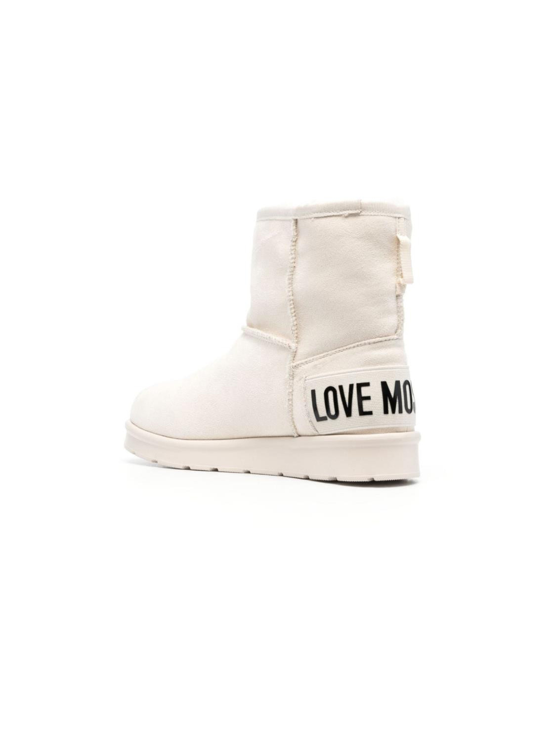 120212-Stivali-con-pelo-Love-Moschino-JA24423H0HJA5.png