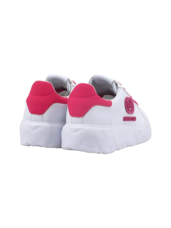 120216-Sneakers-Love-Moschino-JA15914G0HIAJ.png