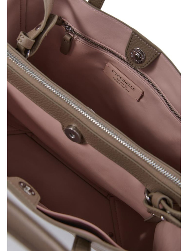 123101-Shopping-Coccinelle-E1-P8F-180101.png