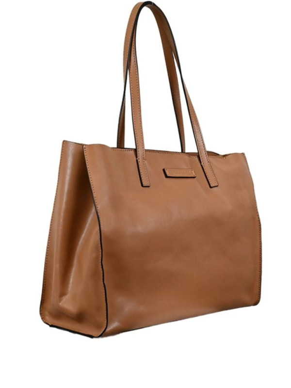 153460-Shopping-The-Biridge.jpeg