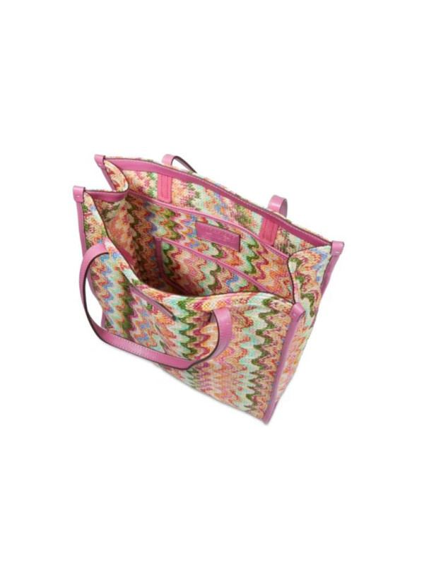 132505-Shopping-The-Bridge-0433017X.png