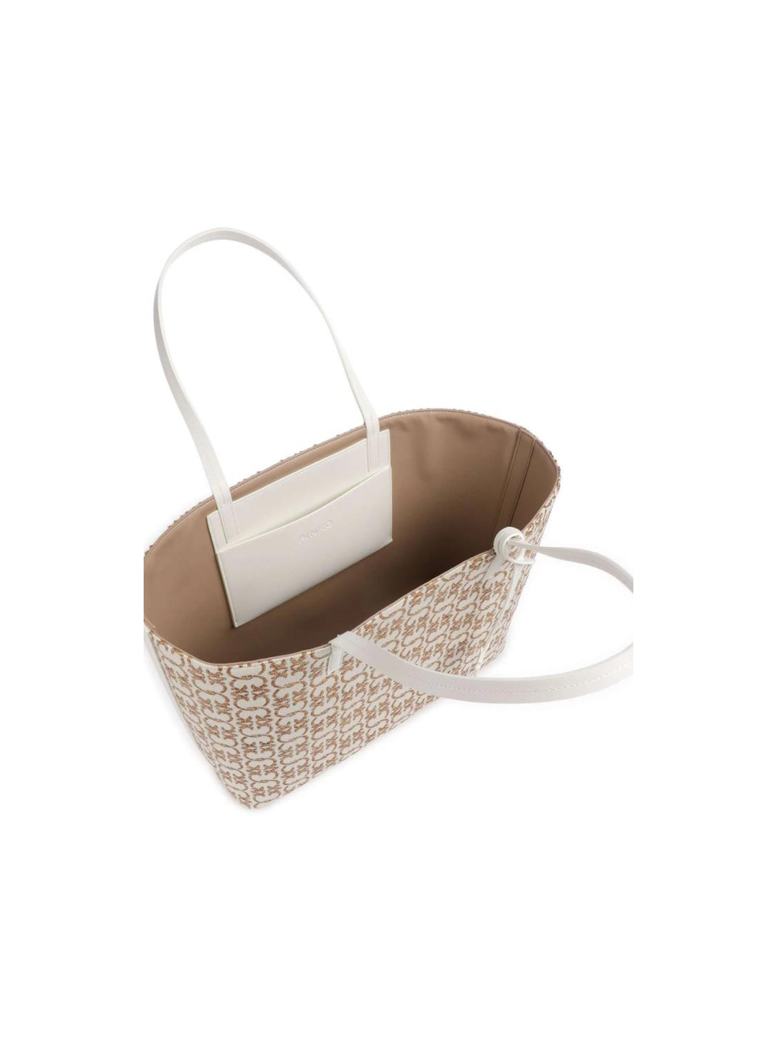 138148-Shopping-Carrie-Pinko.png