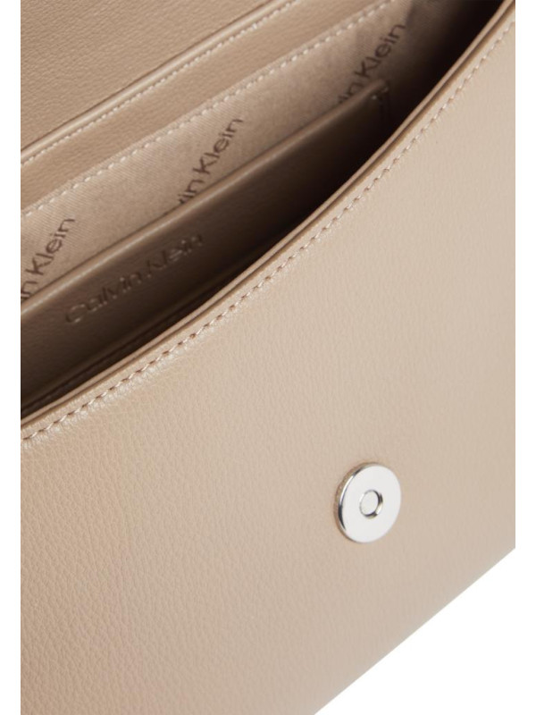 138535-Borsa-a-spalla-Calvin-Klein.png