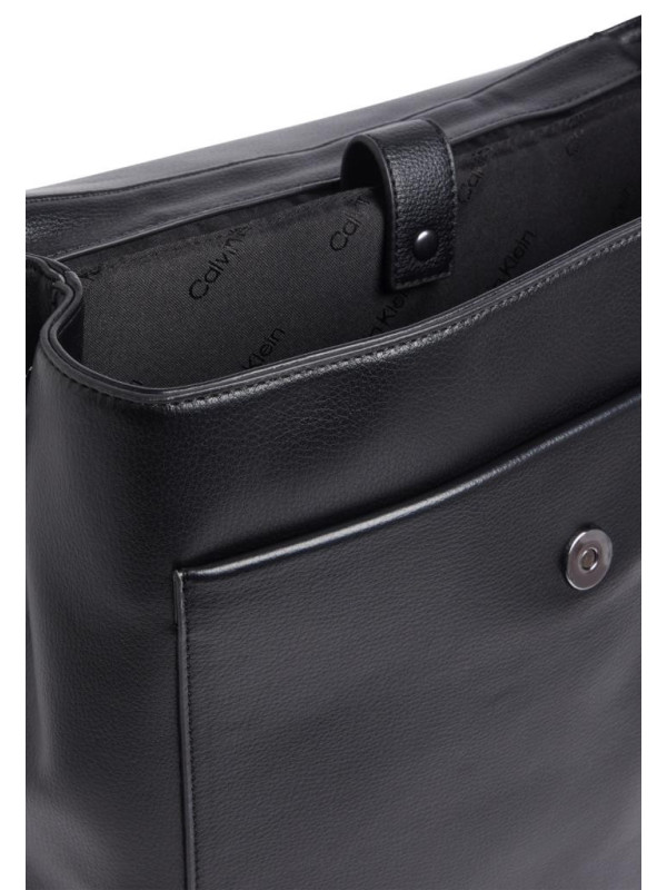 138524-Zaino-Calvin-Klein.png