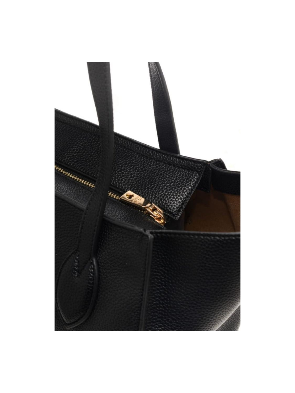 144532-Shopping-Love-Moschino.jpeg