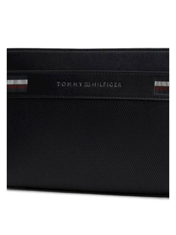 143885-Borsello-Tommy-Hilfiger.jpeg