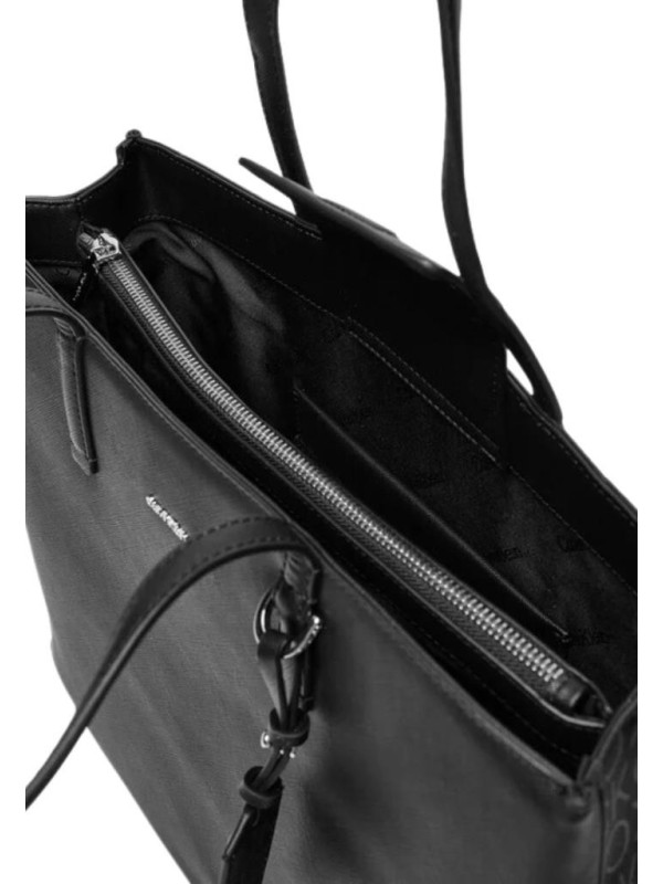 143705-Shopping-Calvin-Klain.jpeg