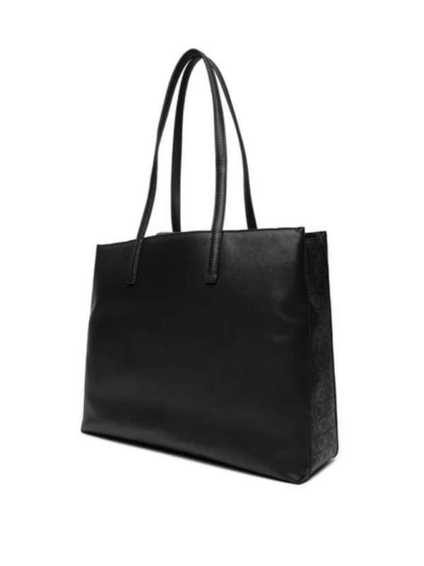 143706-Shopping-Calvin-Klain.jpeg