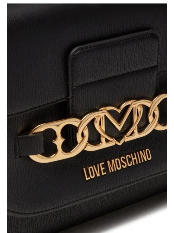 144149-Shopping-Love-Moschino.jpeg