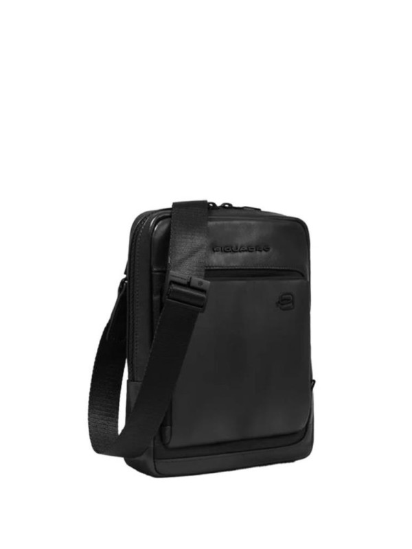 148021-Borsello-Piquadro.jpeg