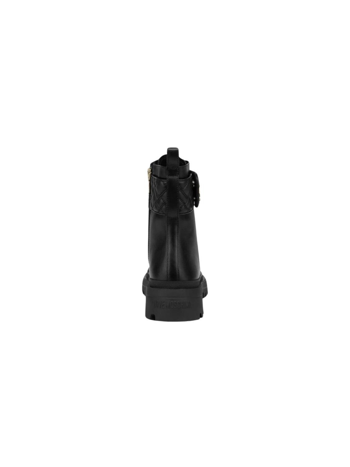 148962-Anfibio-Love-Moschino.jpeg