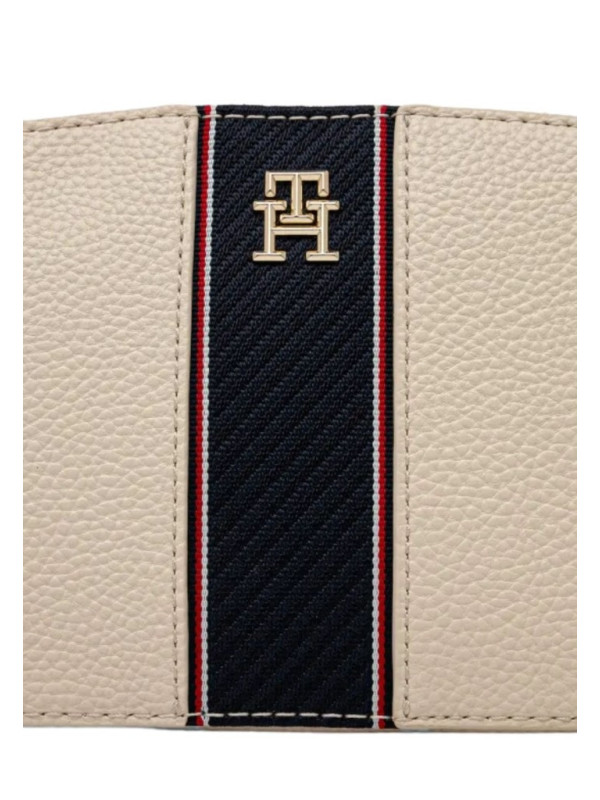 158552-Borsa-a-tracolla-Tommy-Hilfiger.jpeg