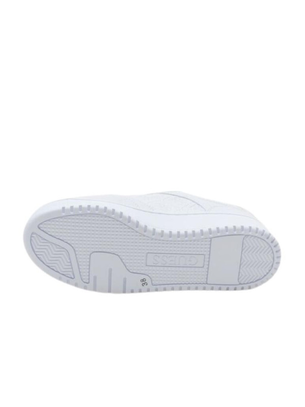 155623-Sneakers-Guess.jpeg
