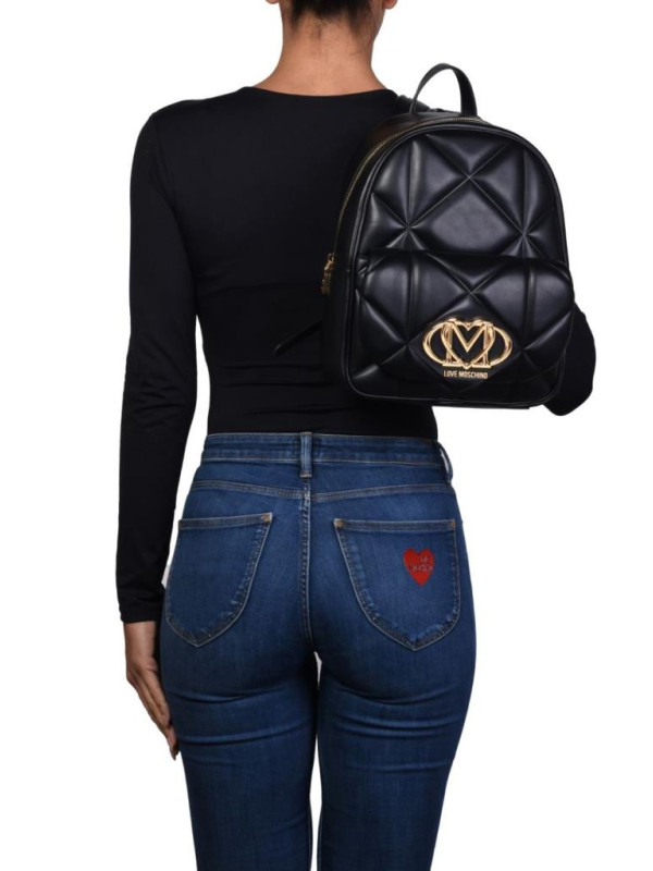 157692-Zaino-Love-Moschino.jpeg