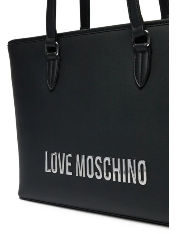 157568-Shopping-Lovre-Moschino.jpeg