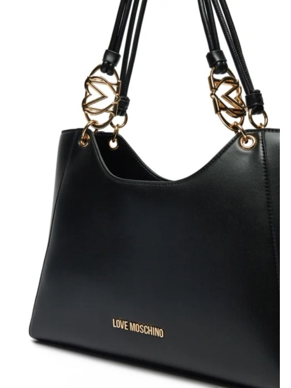 157473-Shopping-Love-Moschino.jpeg