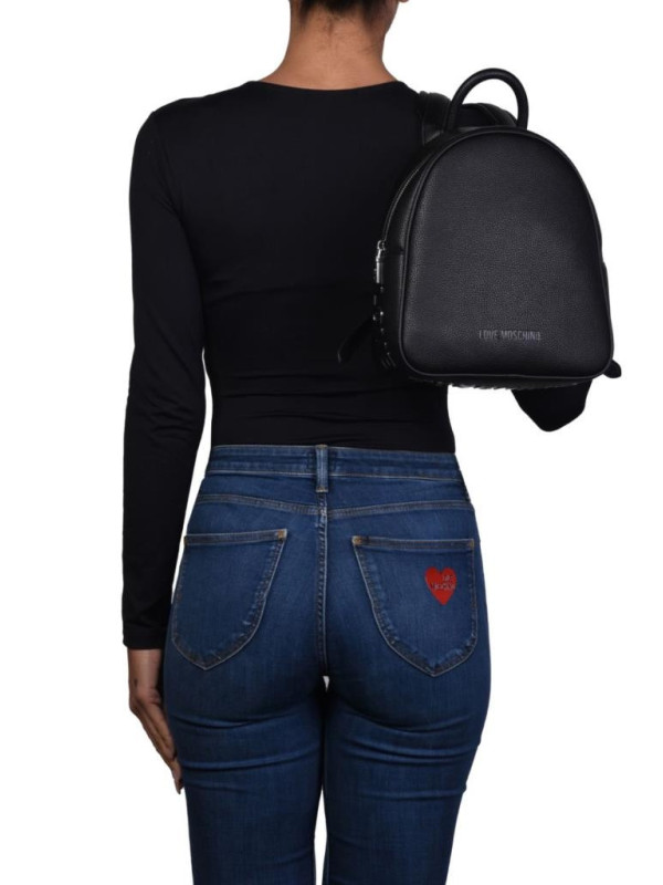 157782-Zaino-Love-Moschino.jpeg