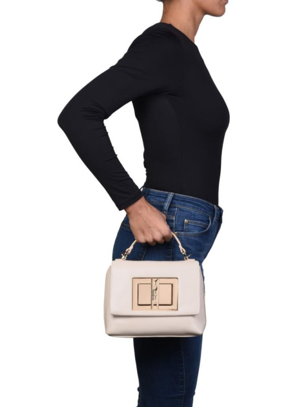 157761-Borsa-a-mano-Love-Moschino.jpeg