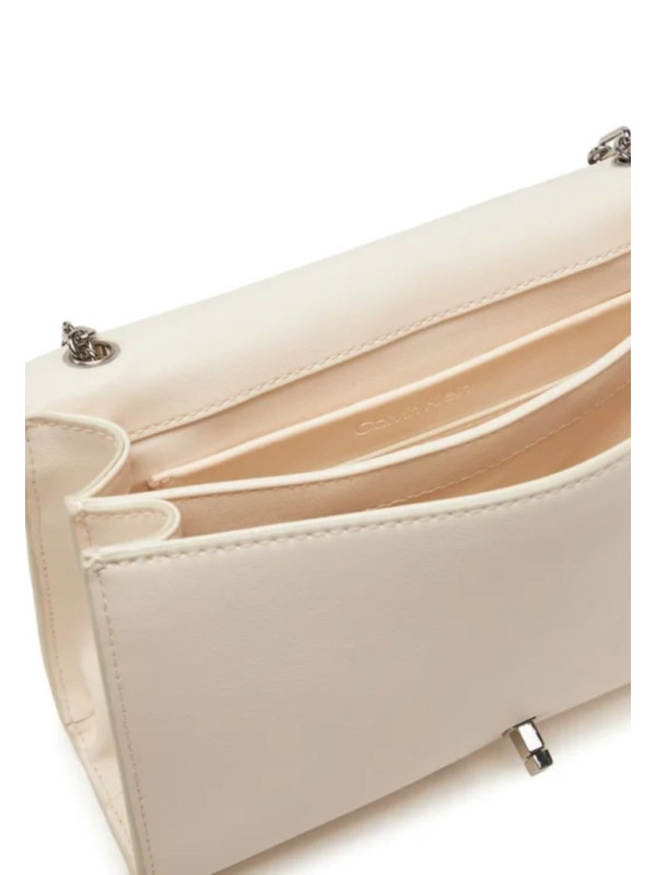 158784-Borsa-a-tracolla-Calvin-Klein.jpeg