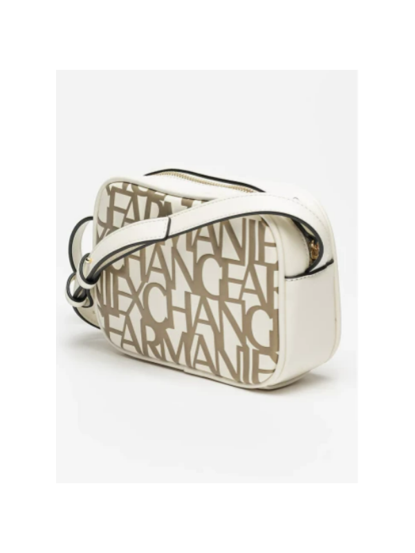 99856-WOMANS-CAMERA-CASE.png