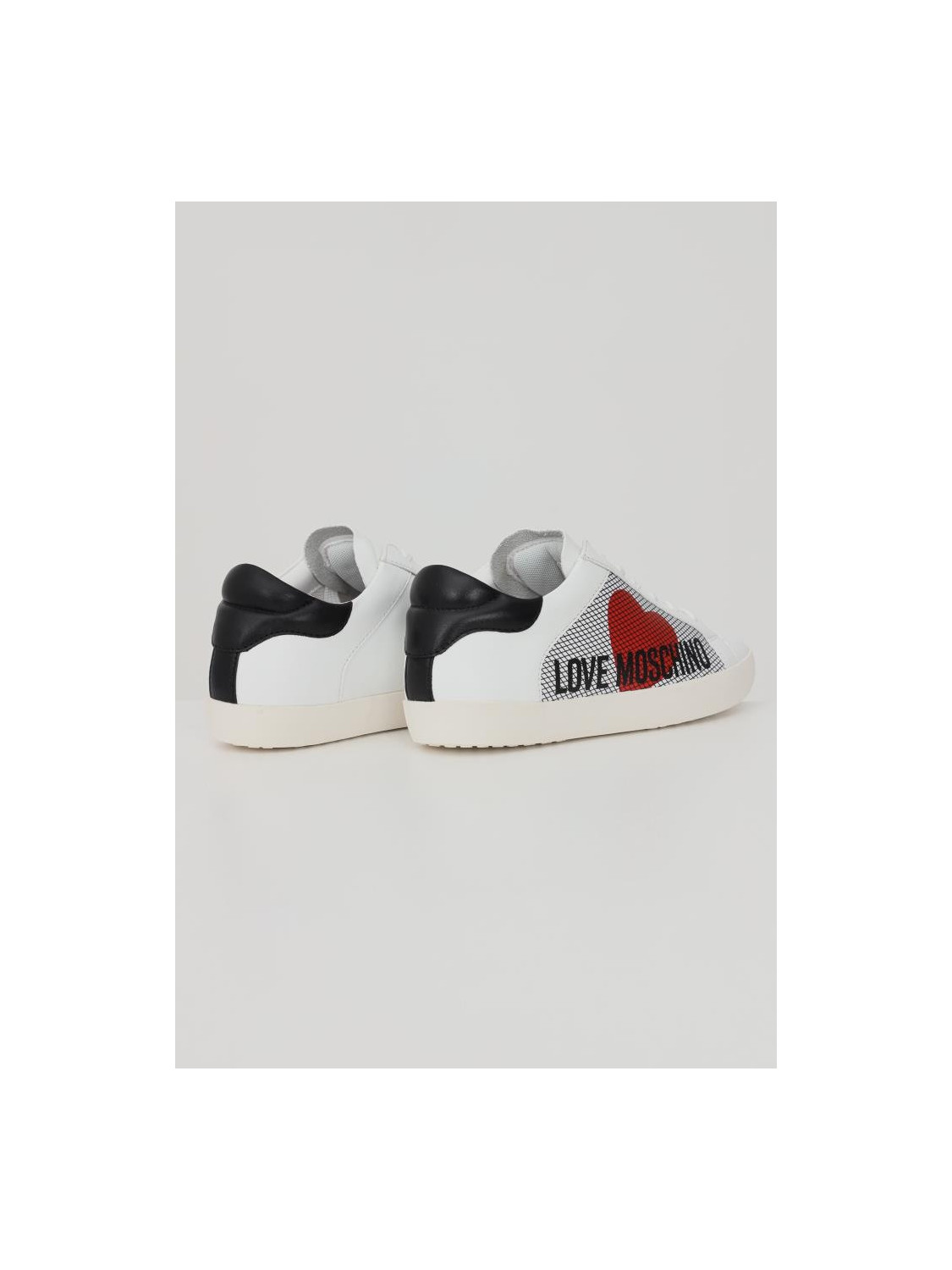 88627-SNEAKERS.jpeg