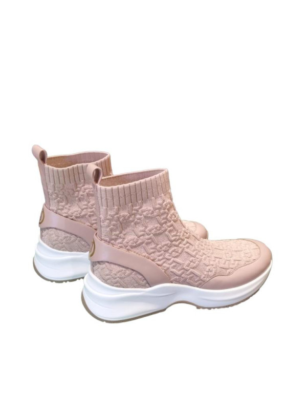 101250-SNEAKER.png