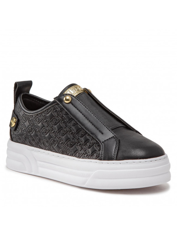 101230-SNEAKER.jpeg