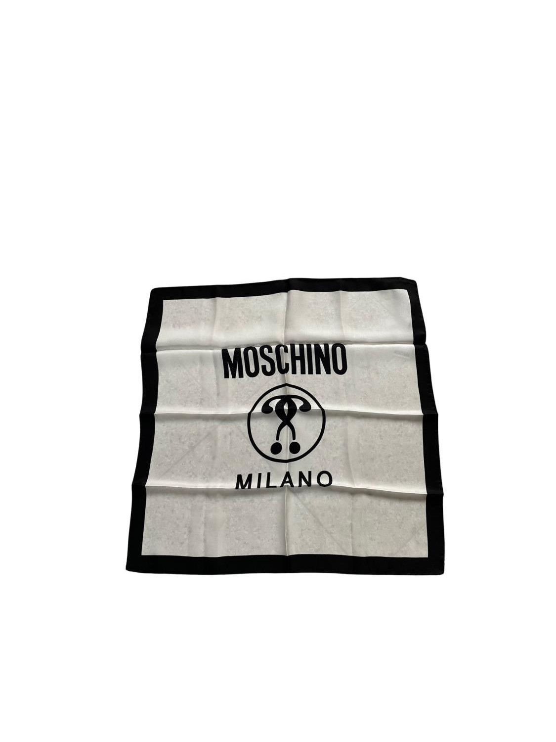 136405-Foulard-Moschino-03627-M2282.png