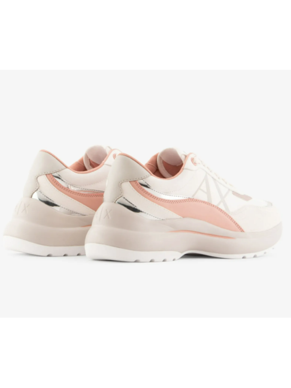 111611-SNEAKER.png
